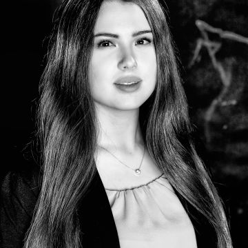 Modelshooting in Schwarzweis im Fotostudio
