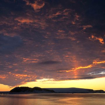 Abendstimmung bei Sonnenuntergang im Polarmeer